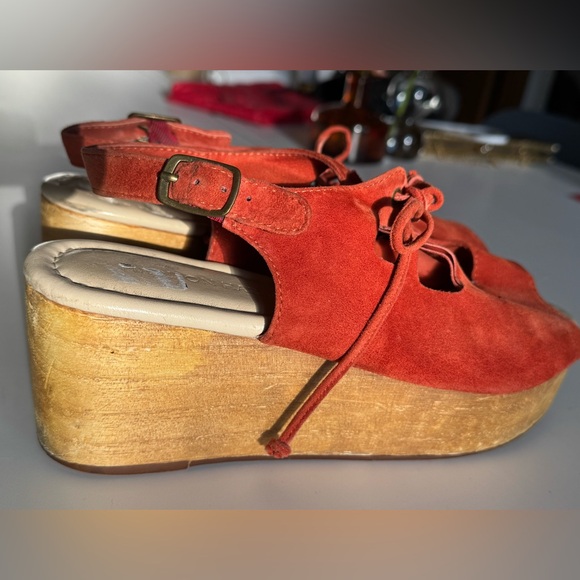 Women's Suede Platform Flatform Sandals - Madison Harding Rust Colored Wood - Picture 1 of 7